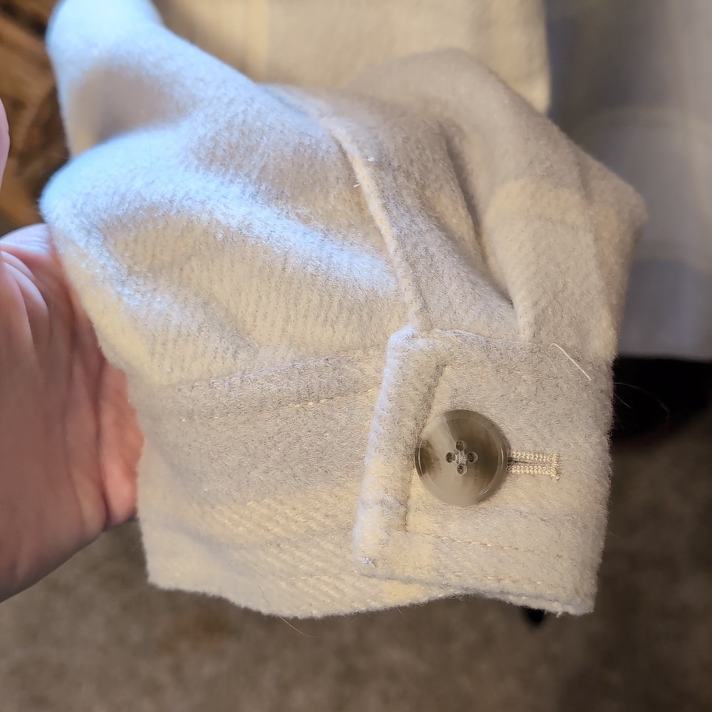 Old Navy Soft-Brushed Utility Plaid Shacket - Picture 4 of 5